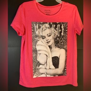 Marilyn Monroe hot pink T-shirt size M